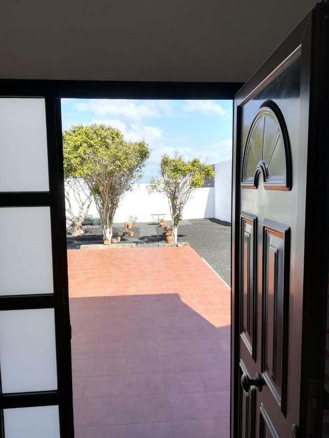 Vivienda Vacacional La Canada Tinajo Exterior foto