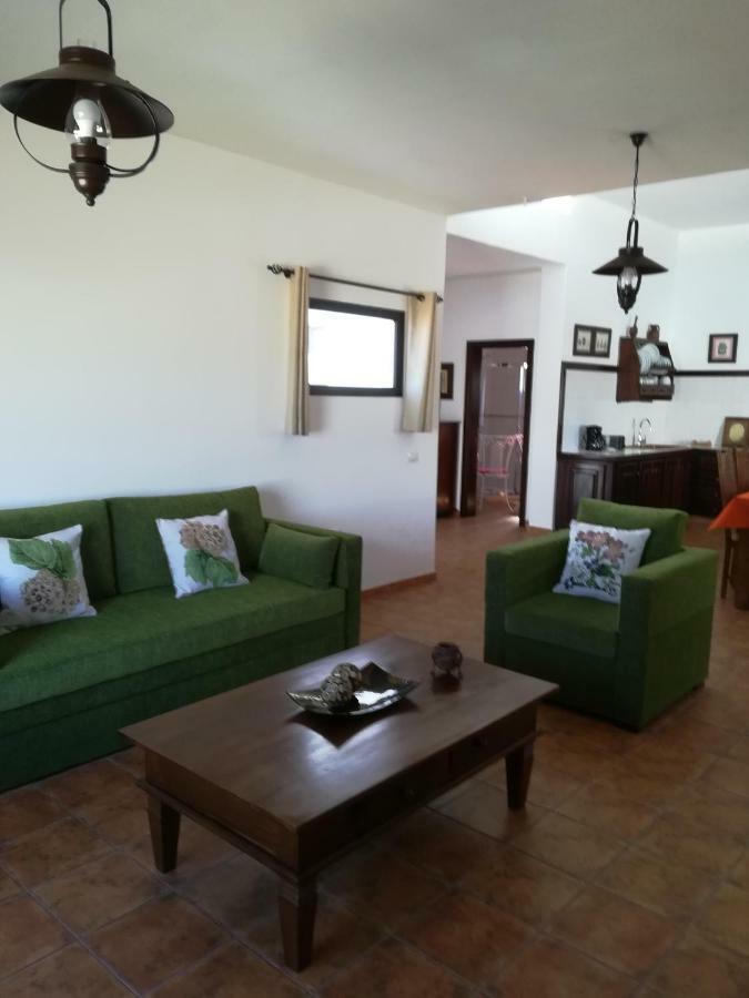 Vivienda Vacacional La Canada Tinajo Exterior foto