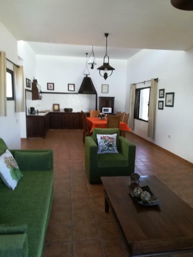 Vivienda Vacacional La Canada Tinajo Exterior foto